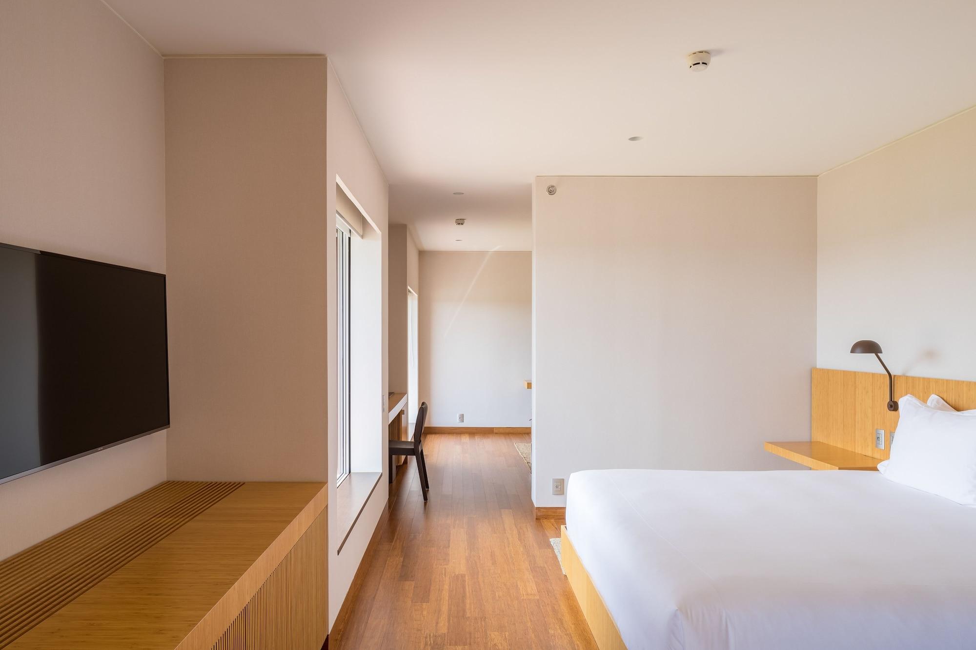 B Hotel Brasilia Bagian luar foto A room at the hotel