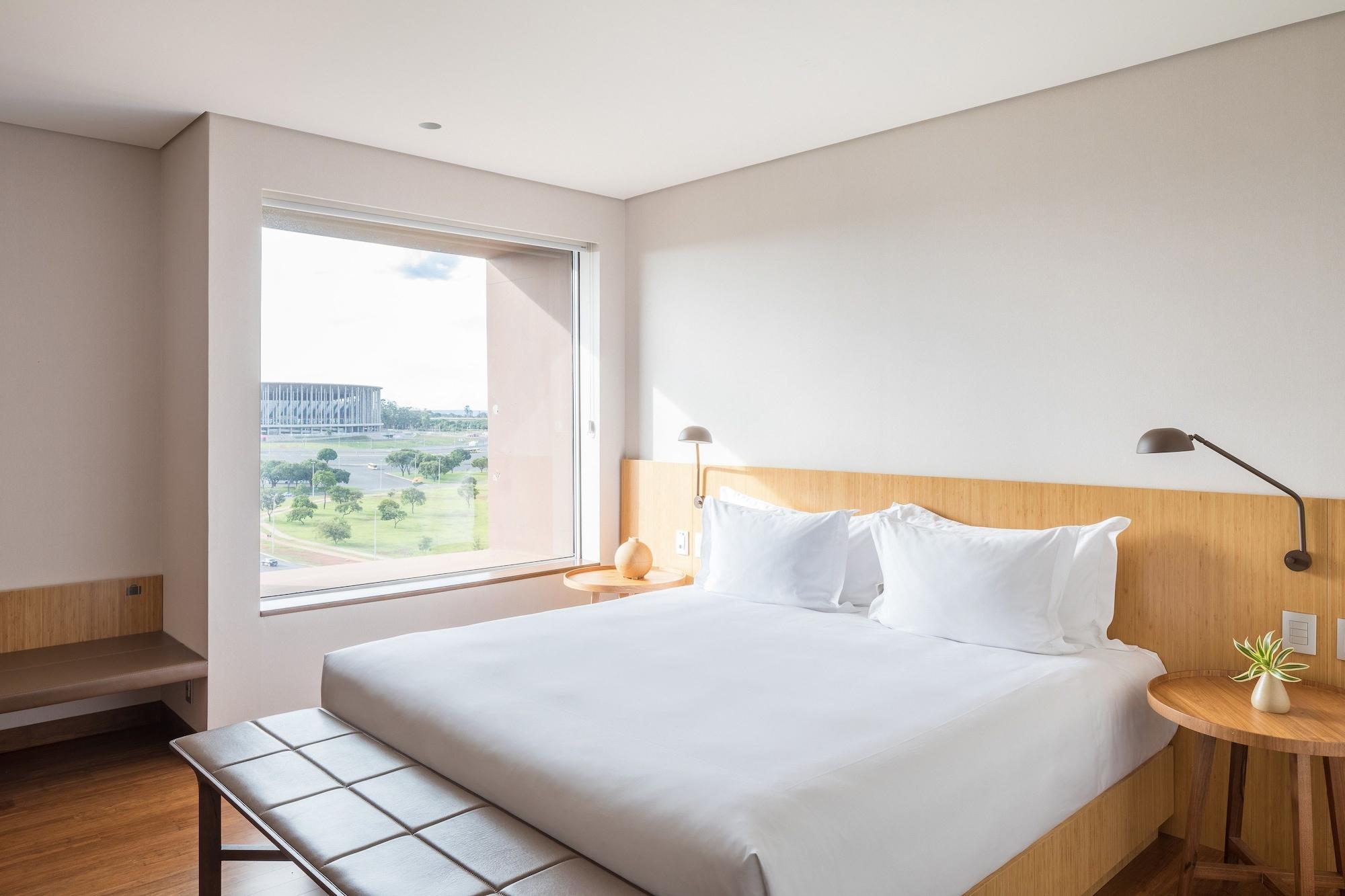 B Hotel Brasilia Bagian luar foto A bedroom at the hotel
