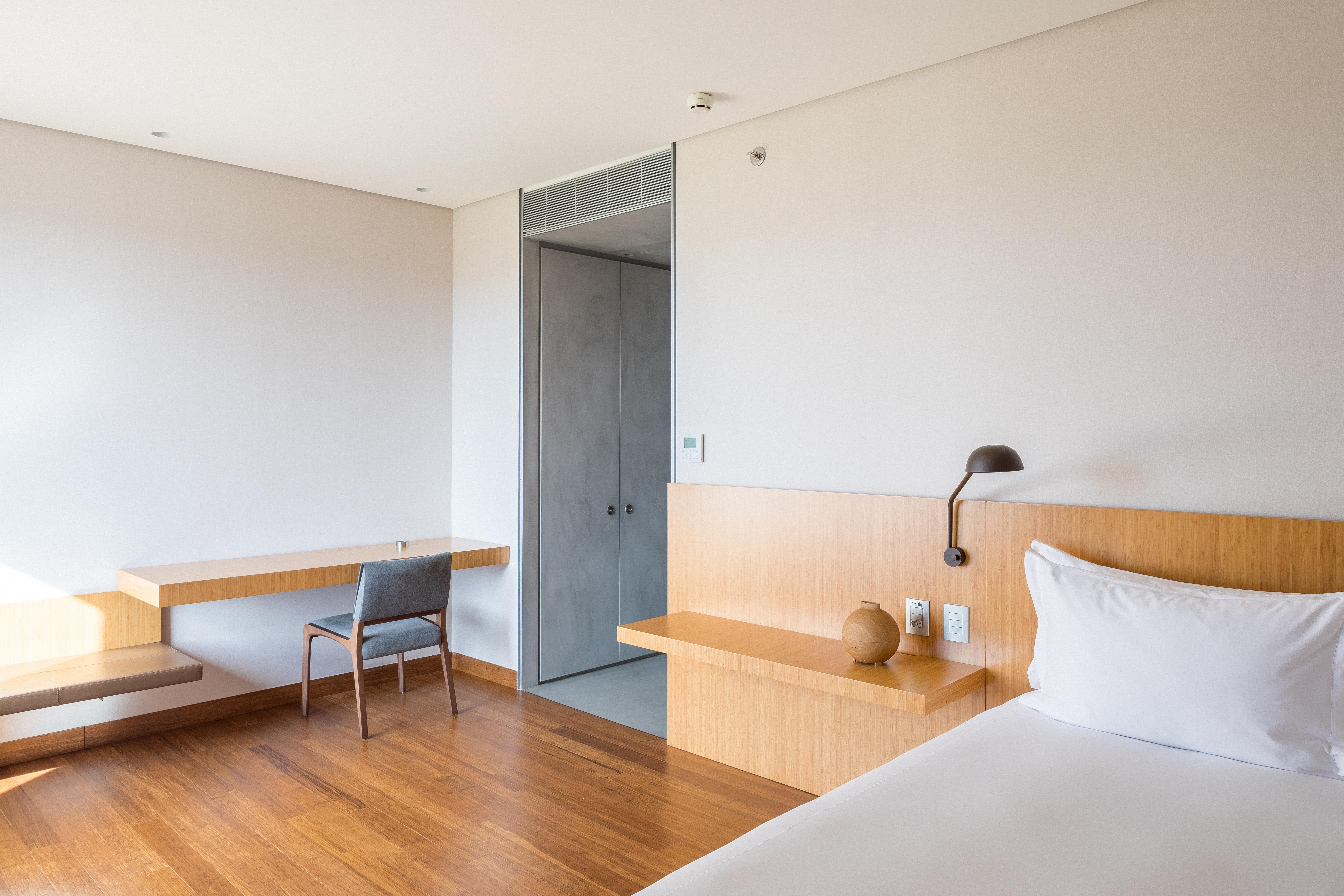 B Hotel Brasilia Bagian luar foto A room at the hotel