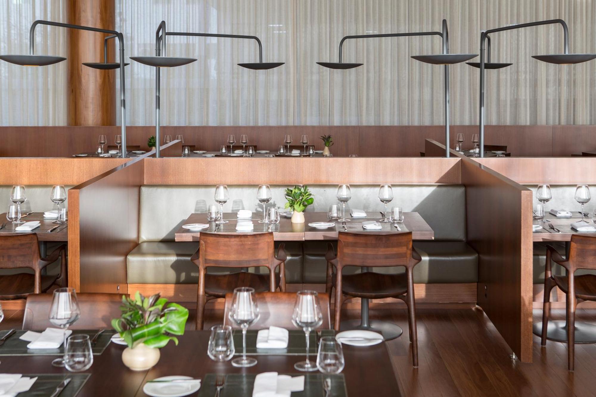 B Hotel Brasilia Bagian luar foto Interior of the restaurant
