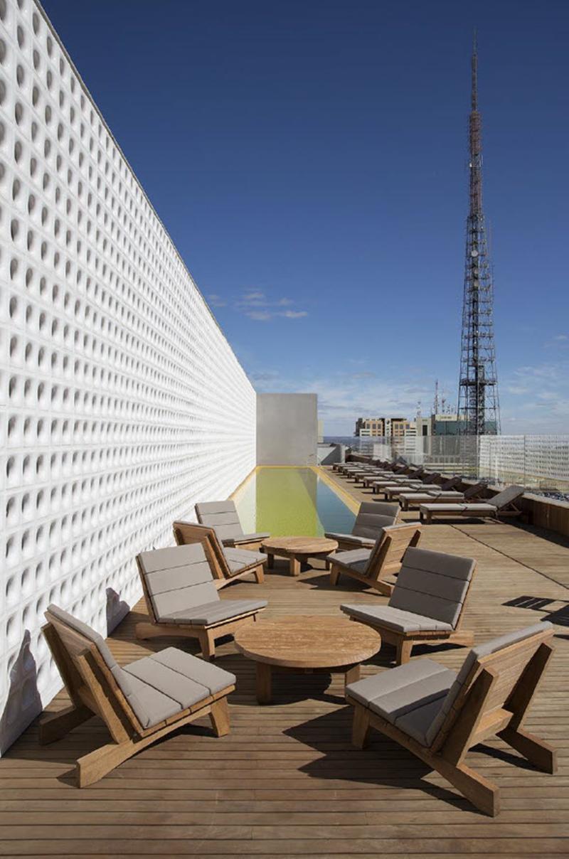 B Hotel Brasilia Bagian luar foto The rooftop pool