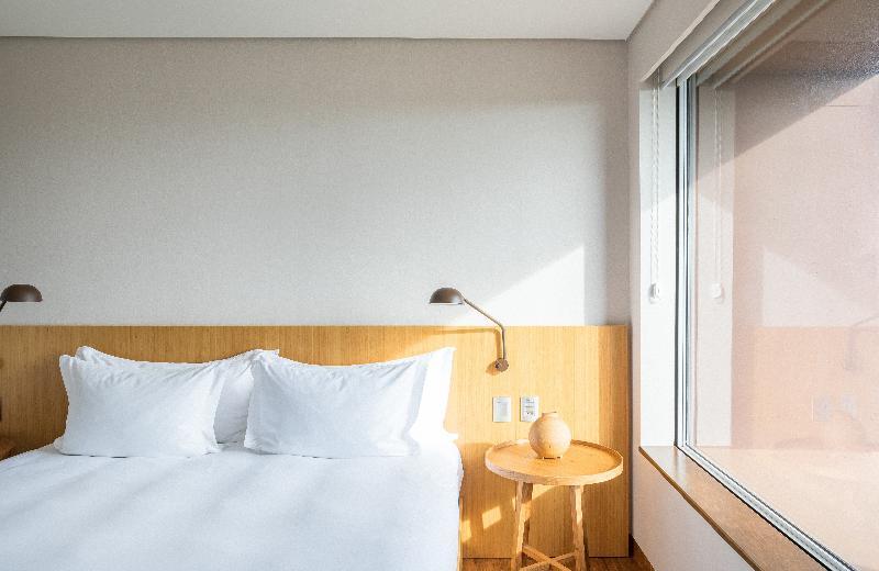 B Hotel Brasilia Bagian luar foto A room at the hotel